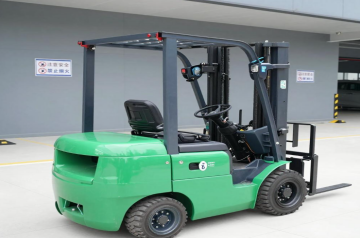 What Is a Forklift? The Simple Machine That Moves the World