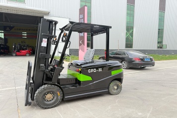 Compact All Terrain Forklift: Small Machine, Unlimited Ground