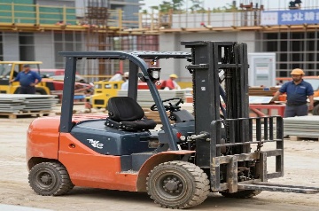 Forklift Forks: The Complete Guide to Types, Dimensions, and Safety