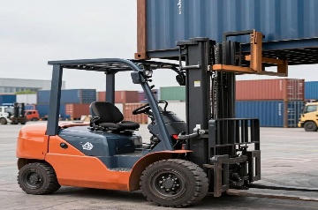 Forklift vs Telehandler: Choosing the Right Machine