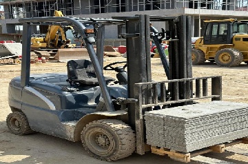 Propane Tank Forklifts: A Complete Guide to LPG-Powered Material Handling